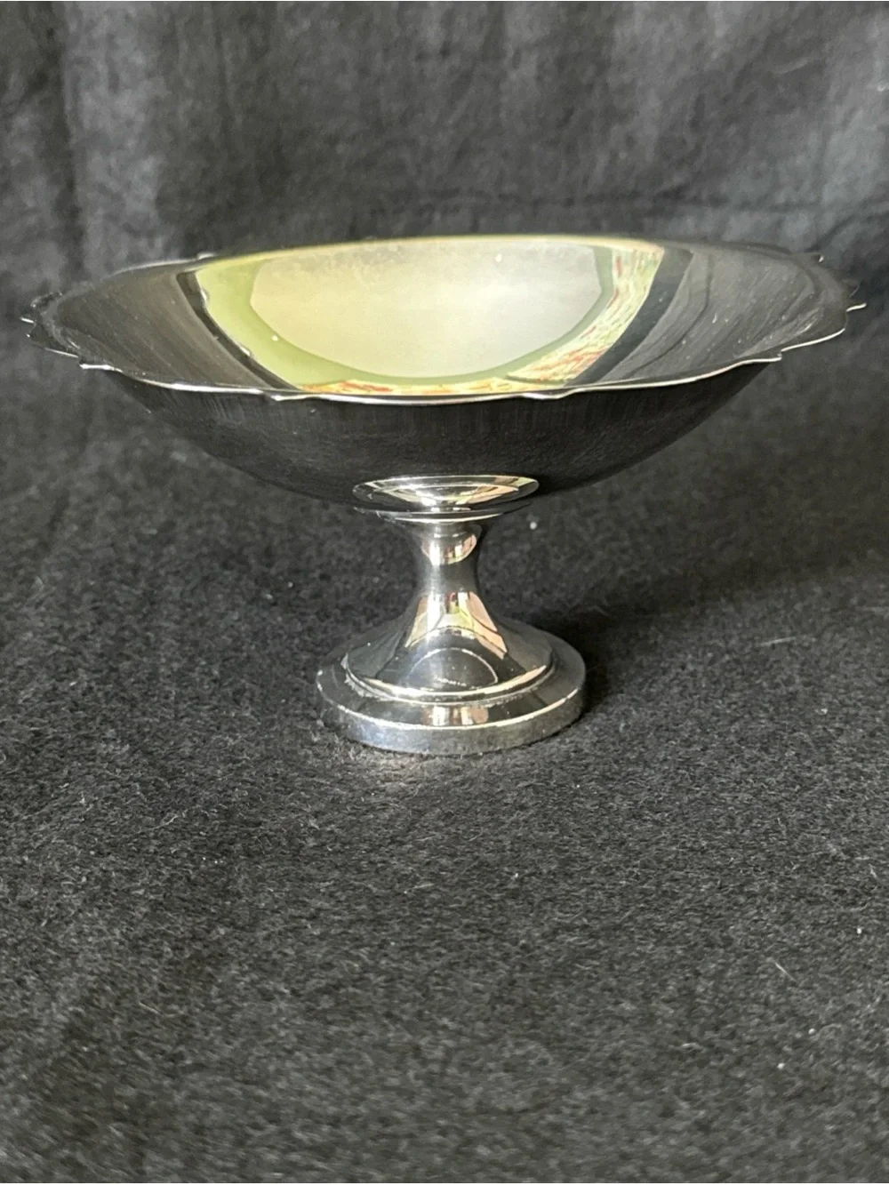 Oneida Silver Plate Pedestal Compote or Candy Dish Bowl Vintage Scalloped Edge
